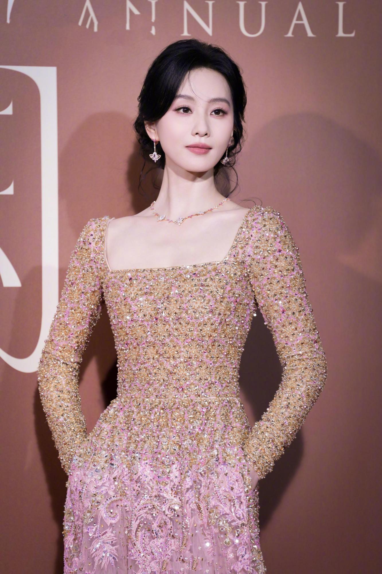 刘诗诗抹胸连身礼服上半身现场生图[4]